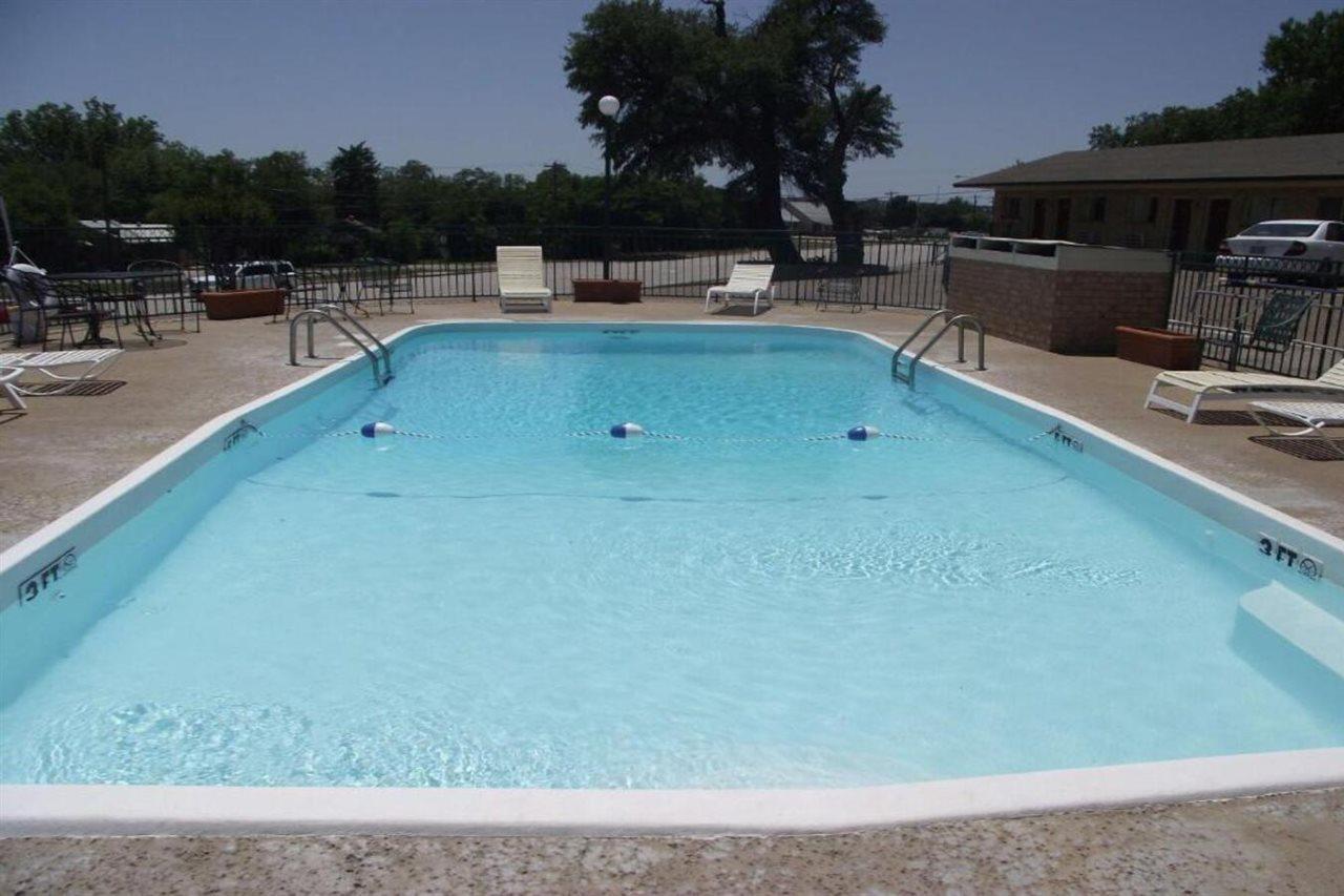 Glen Rose Inn & Suites Extérieur photo