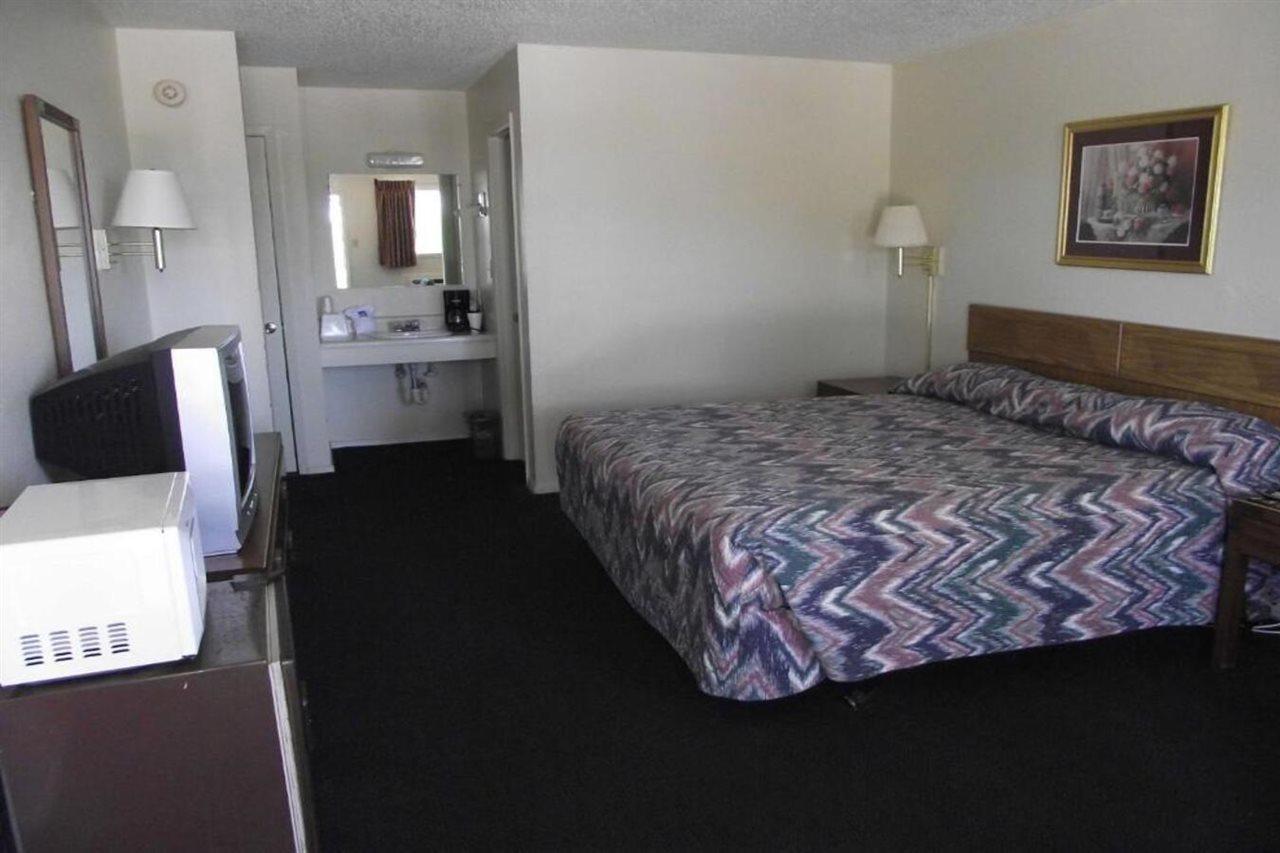 Glen Rose Inn & Suites Extérieur photo