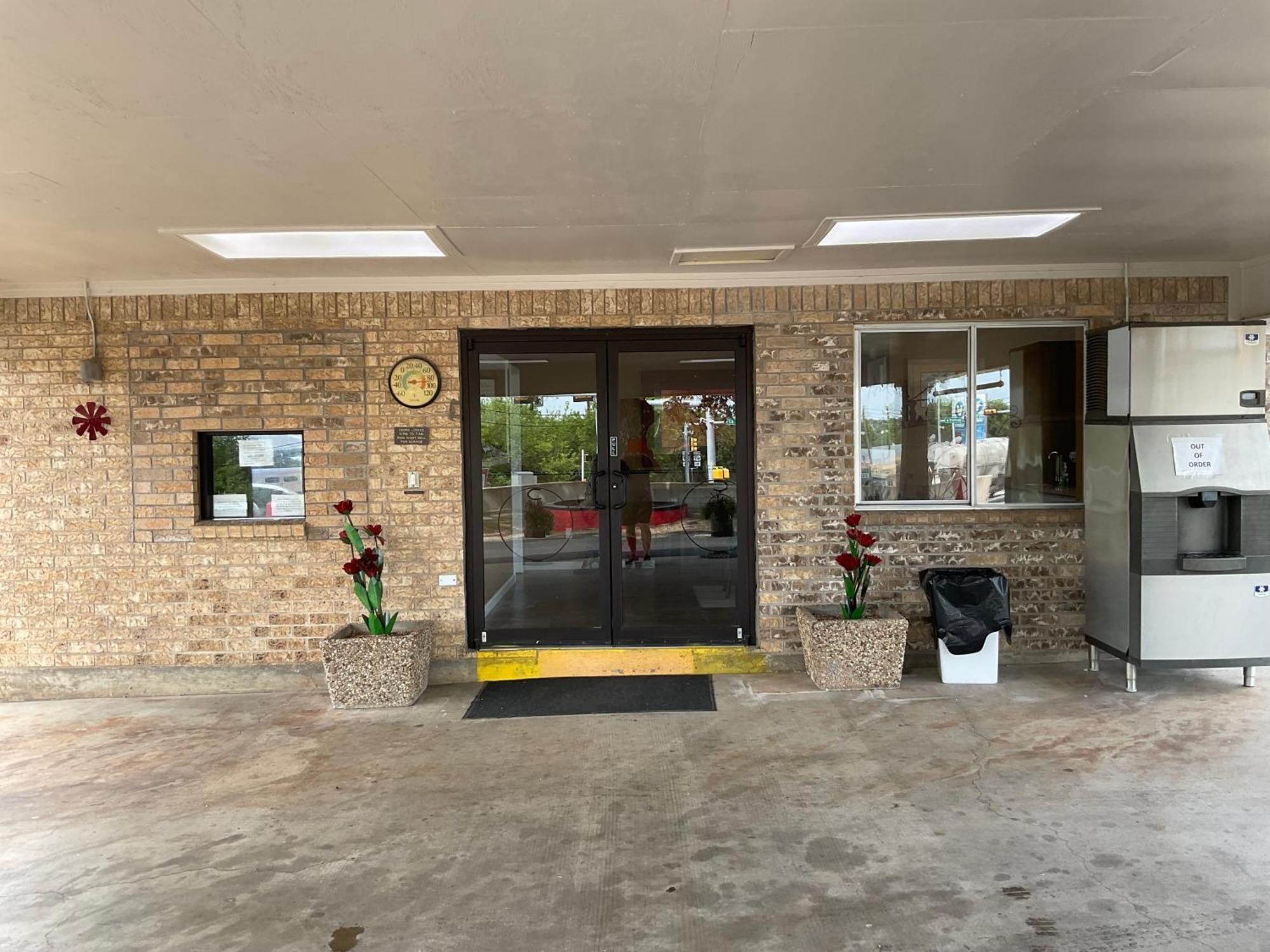 Glen Rose Inn & Suites Extérieur photo