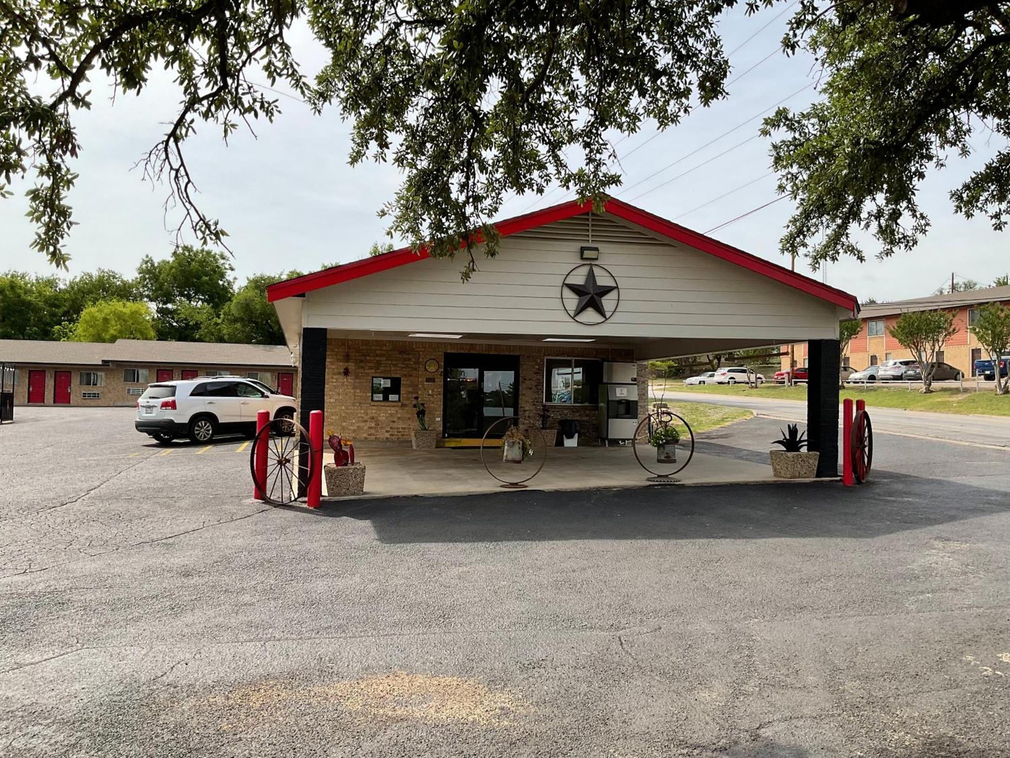 Glen Rose Inn & Suites Extérieur photo
